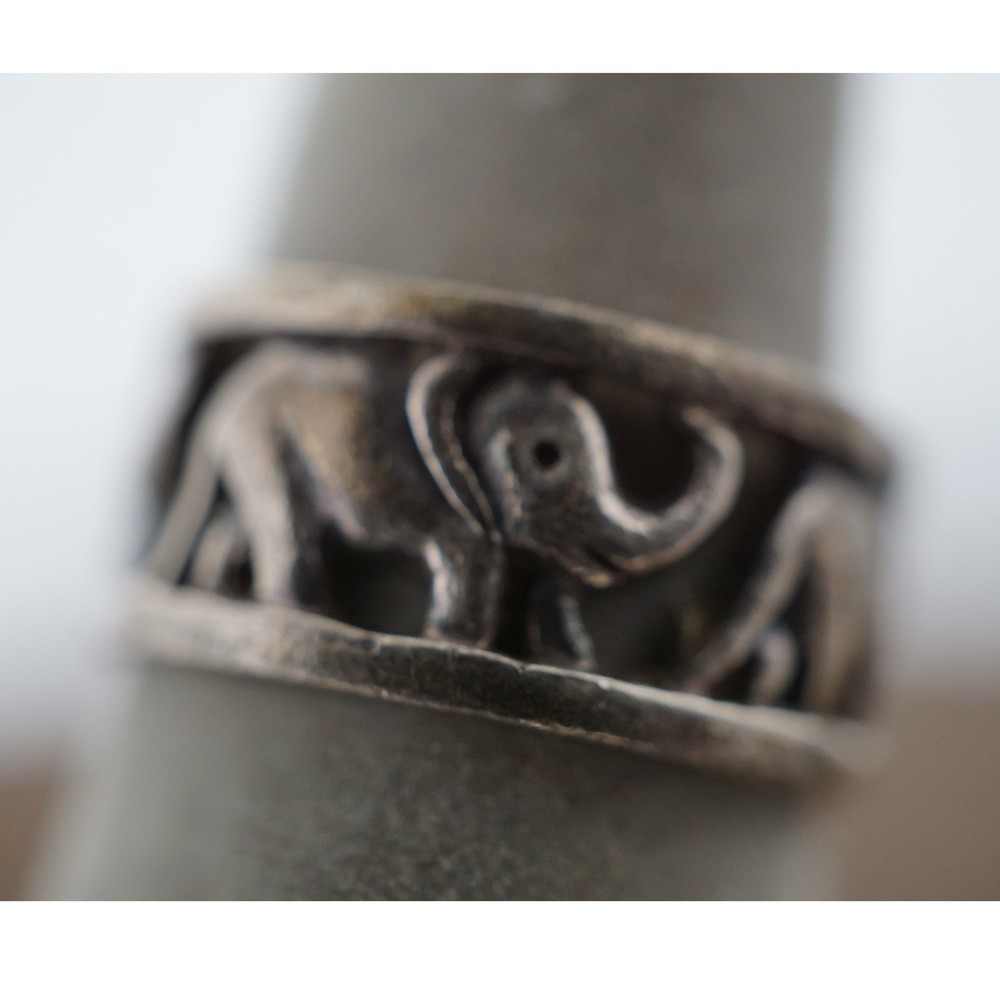 Vintage Sterling Silver Elephant Parade Band Ring Size 6.5 Lucky Animal Cutout